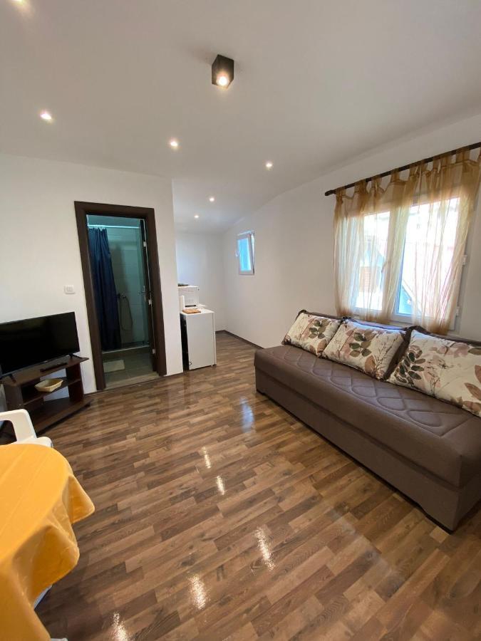 Apartmani Lala 2 Čanj 外观 照片